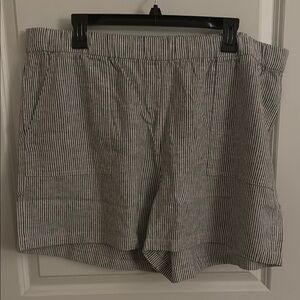 J Crew- Linen Blend pull-on short- Brand New!